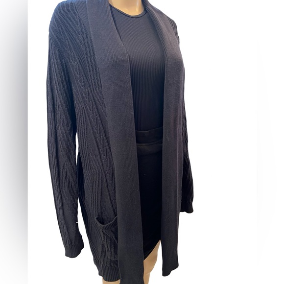 Beautiful knit cardigan - Picture 1 of 7